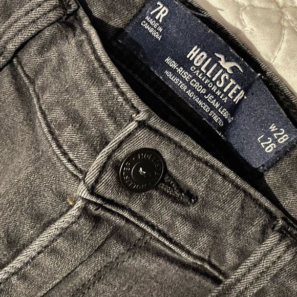 Hollister distressed high rise crop stretch skinny Jean leggings - Picture 2 of 5